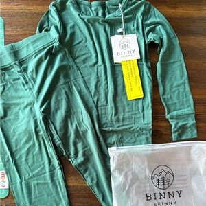 NWT Binny Skinny Green bamboo LS PJ set size 4T